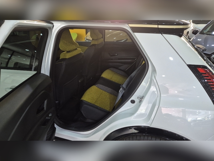 Renault 5 E-Tech 150 Comfort Range Iconic Five foto 11